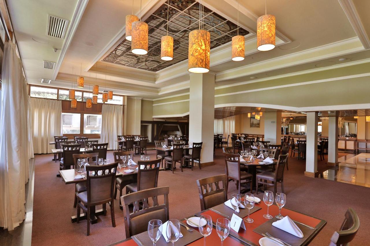 Tri Hotel Canela Buitenkant foto