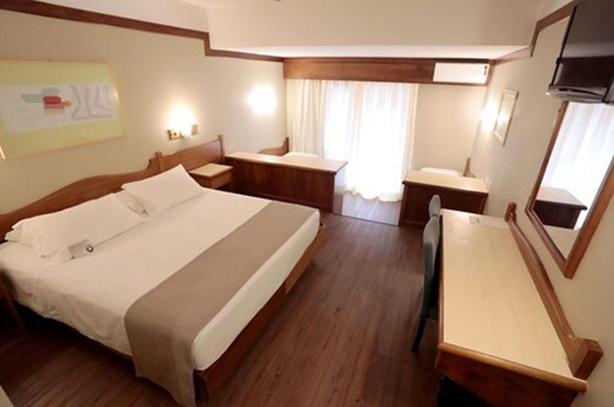 Tri Hotel Canela Buitenkant foto